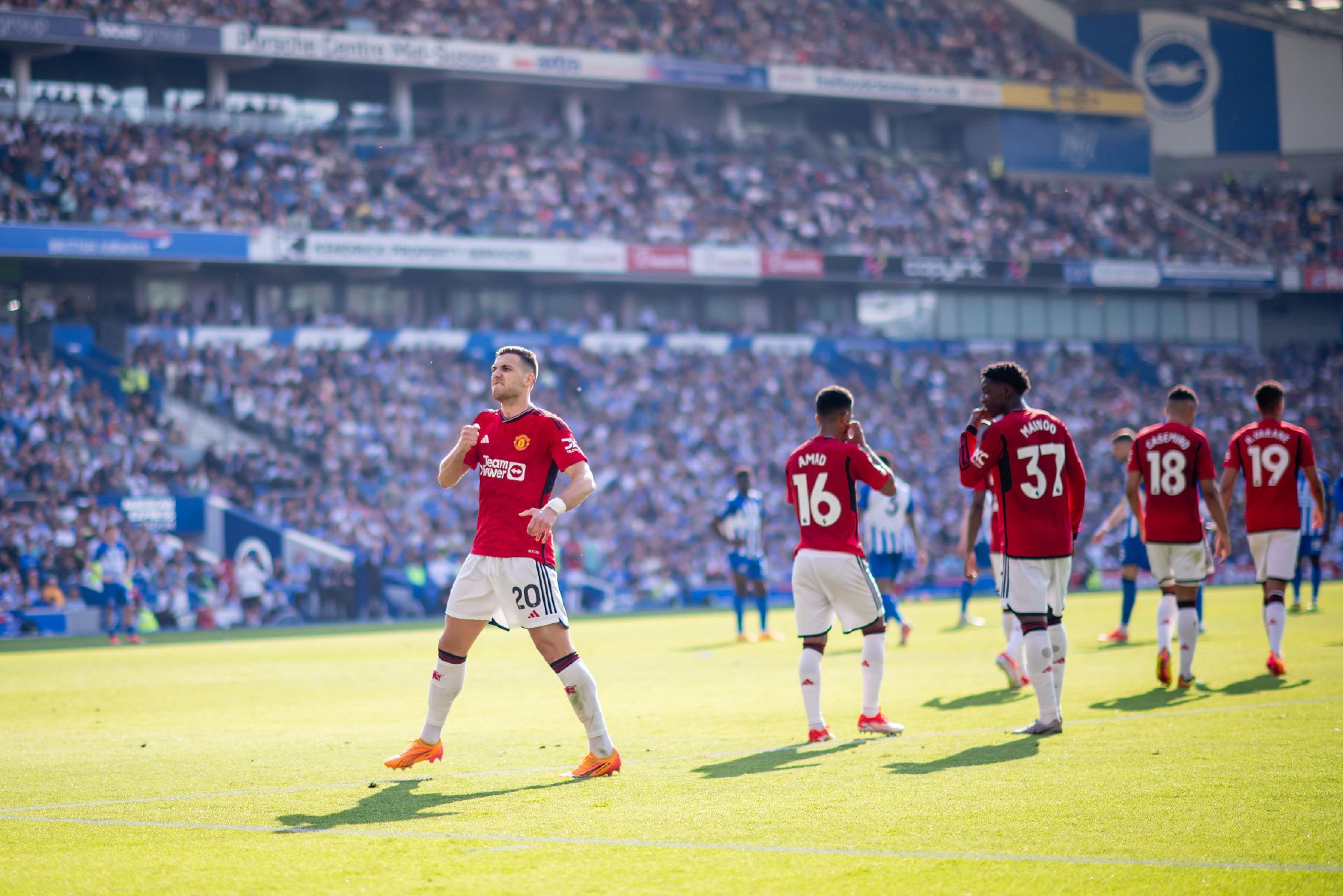 近三年足坛转会净支出榜:切尔西10.9亿欧居首,曼联第二.