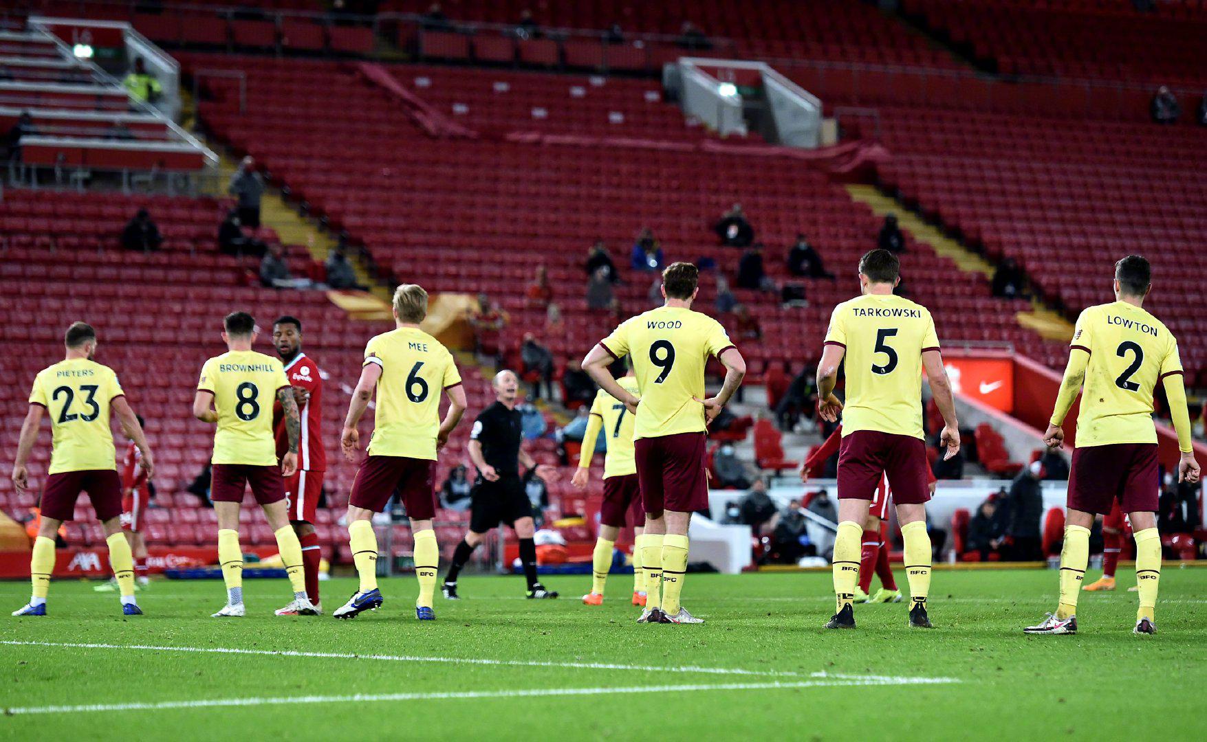 近三年足坛转会净支出榜:切尔西10.9亿欧居首,曼联第二.